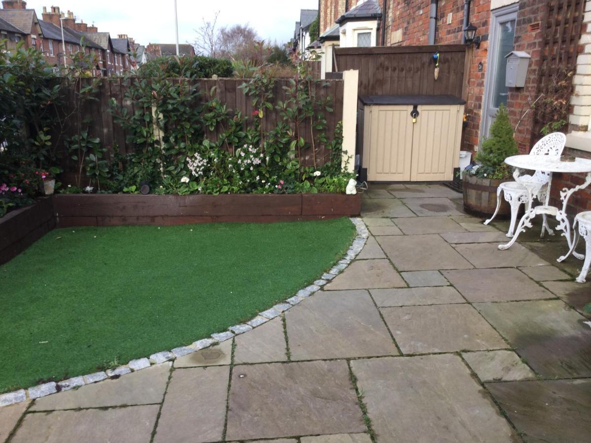 Leafy Lytham Central Lovely Ground Floor 1 Bedroom Apartment With Private Garden In Lytham Dog Friendly Lytham St Annes Exteriör bild