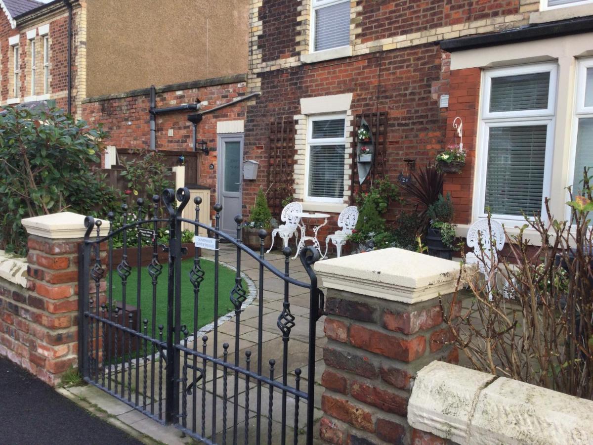 Leafy Lytham Central Lovely Ground Floor 1 Bedroom Apartment With Private Garden In Lytham Dog Friendly Lytham St Annes Exteriör bild