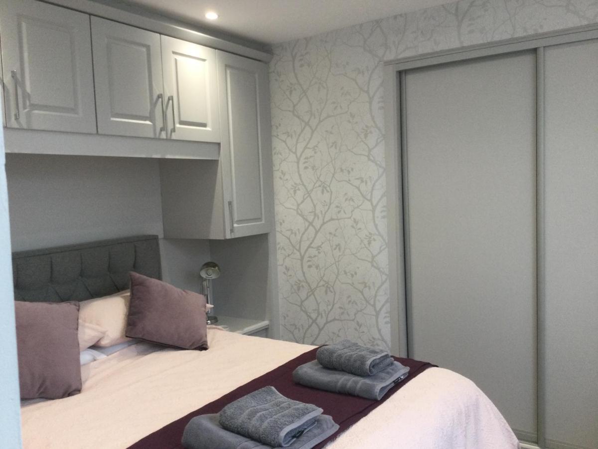 Leafy Lytham Central Lovely Ground Floor 1 Bedroom Apartment With Private Garden In Lytham Dog Friendly Lytham St Annes Exteriör bild
