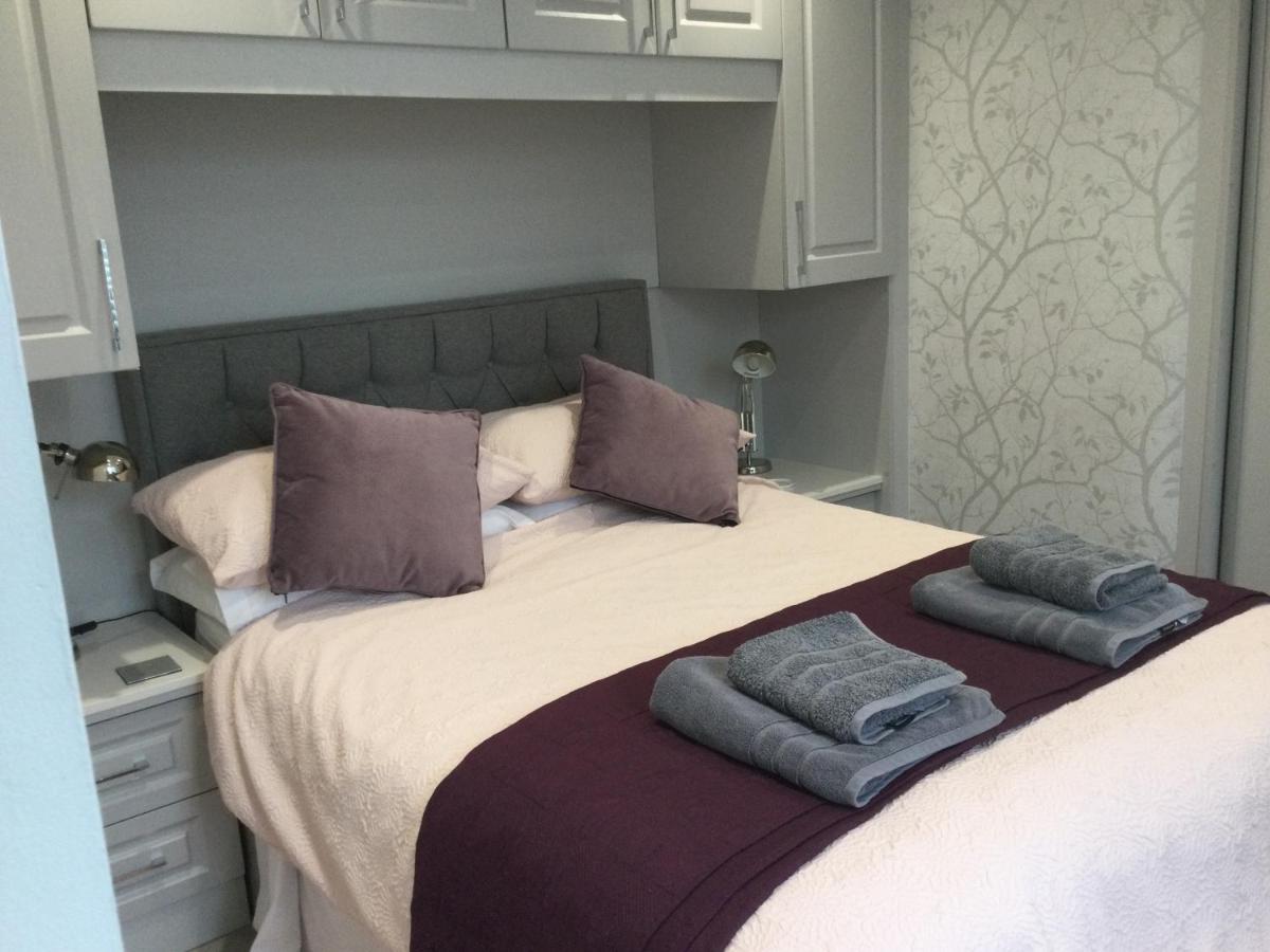 Leafy Lytham Central Lovely Ground Floor 1 Bedroom Apartment With Private Garden In Lytham Dog Friendly Lytham St Annes Exteriör bild